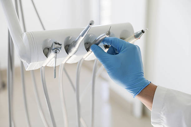 Professional Emergency Dentist technician working in Ashburn, VA